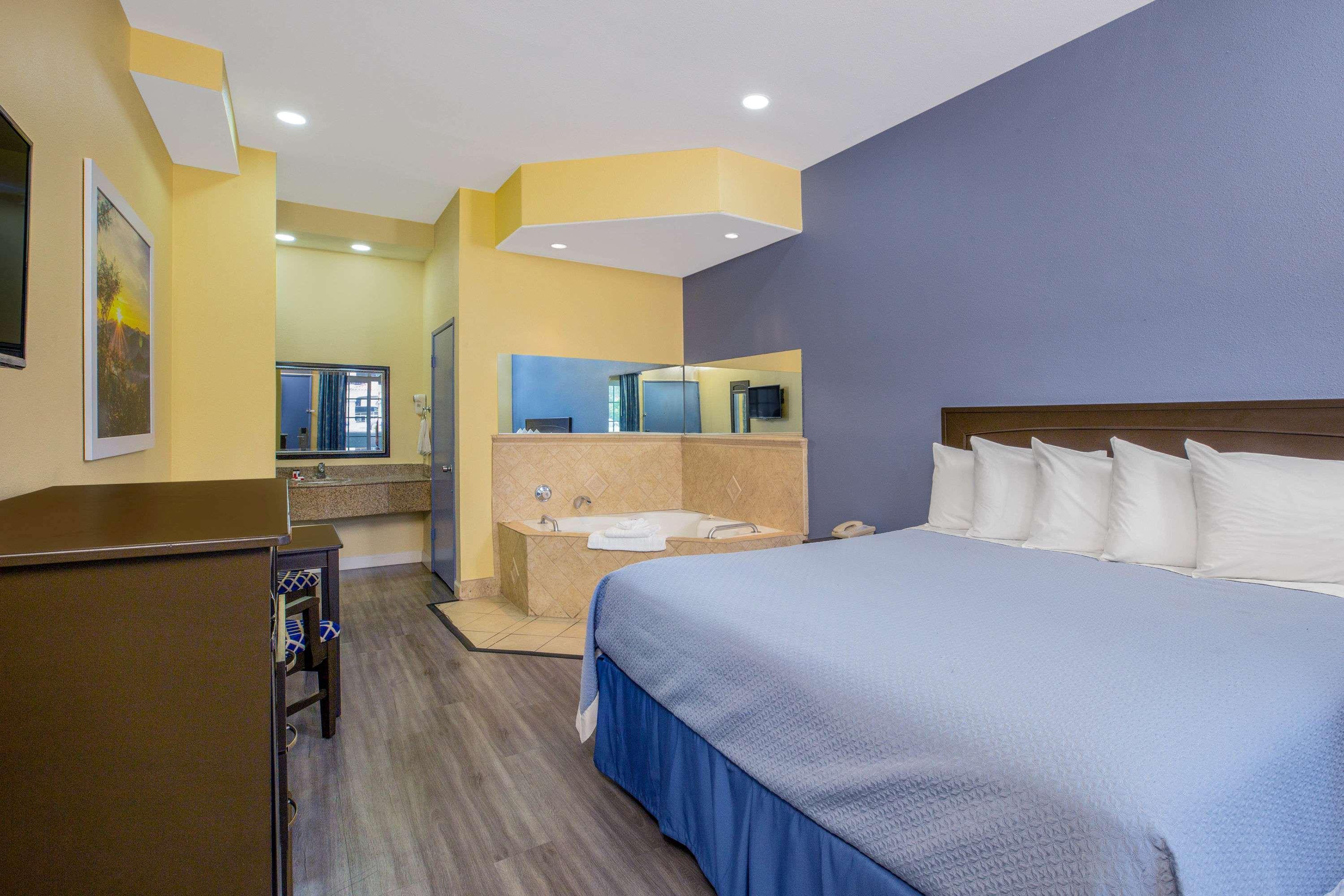 Days Inn By Wyndham Banning Casino/Outlet Mall Екстер'єр фото
